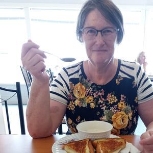 Meet your Posher, Dianne